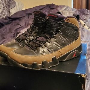 Retro Jordan 9 olives